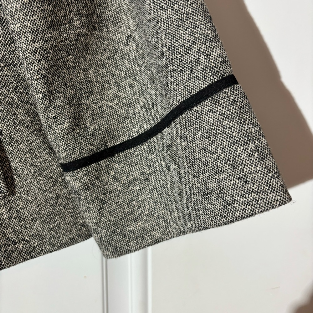 ❤️2/$15 or 3/$21❤️ Loft Tweed Black/White Half Jacket, Size 6 - Picture 10 of 13